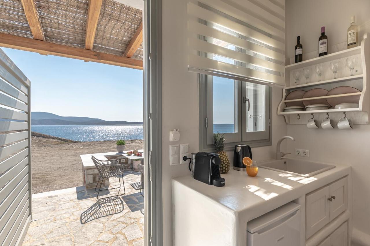 Porto Dema Luxury Suites Schoinoussa Exterior photo