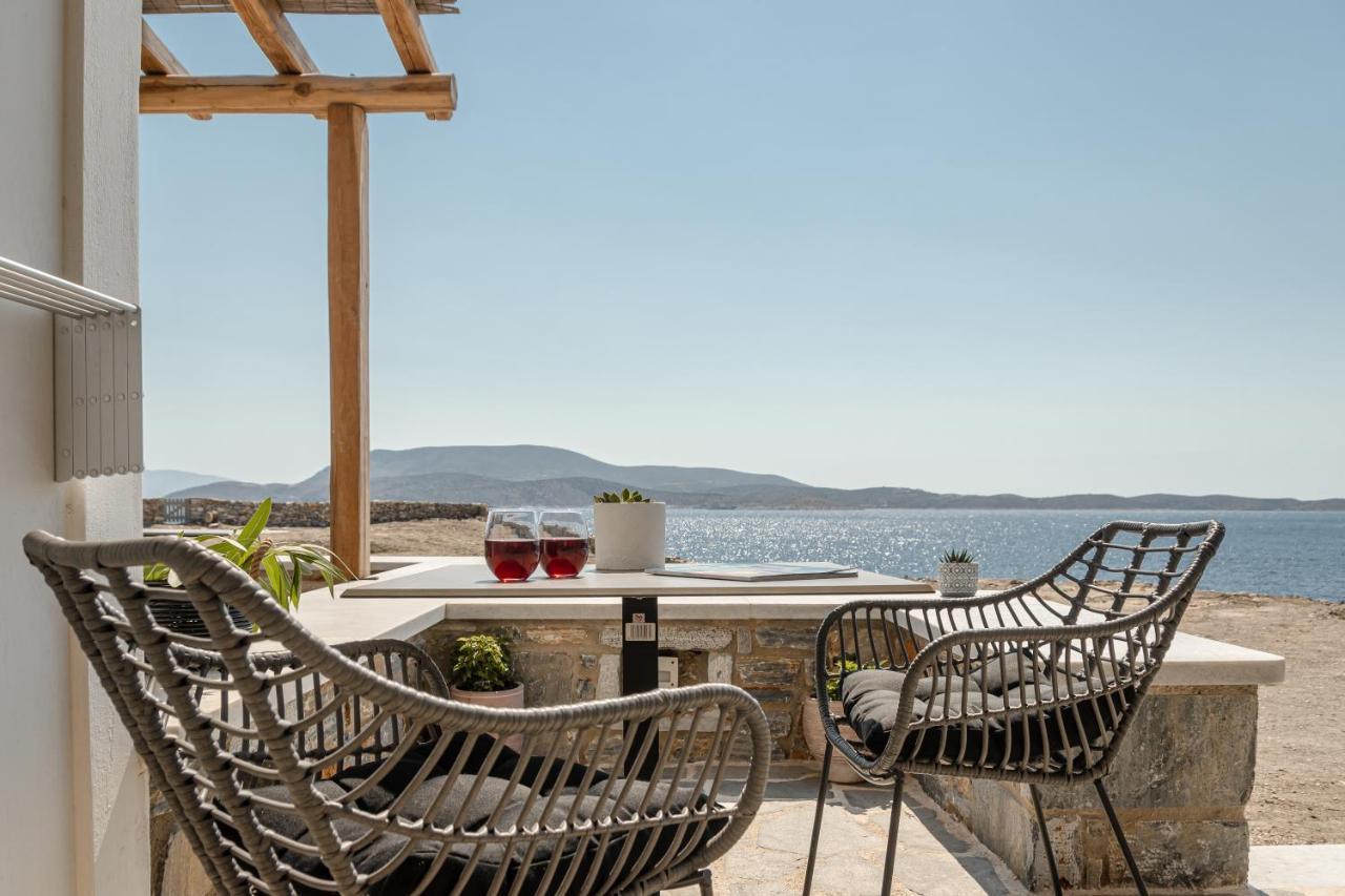 Porto Dema Luxury Suites Schoinoussa Exterior photo