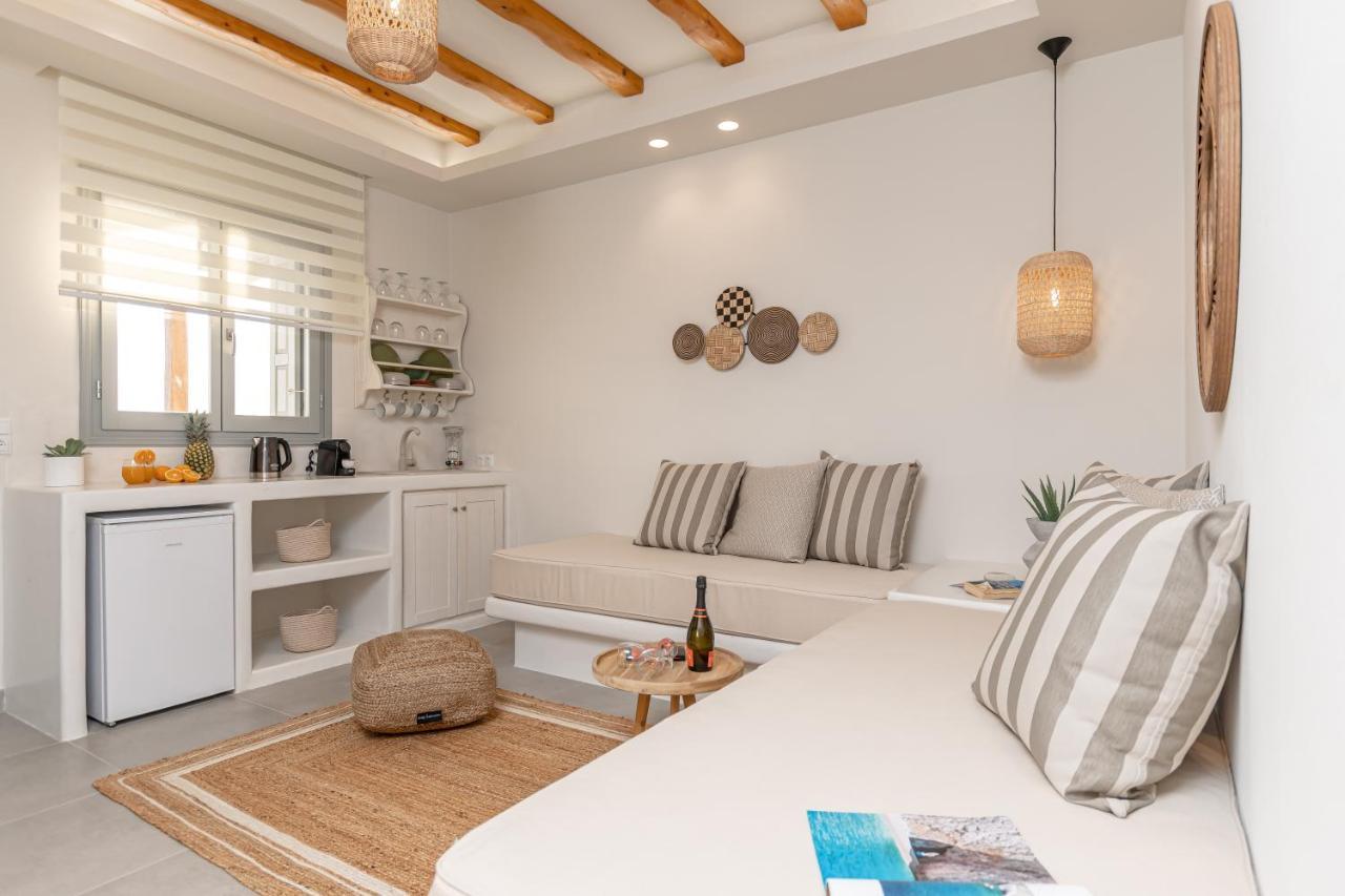 Porto Dema Luxury Suites Schoinoussa Exterior photo