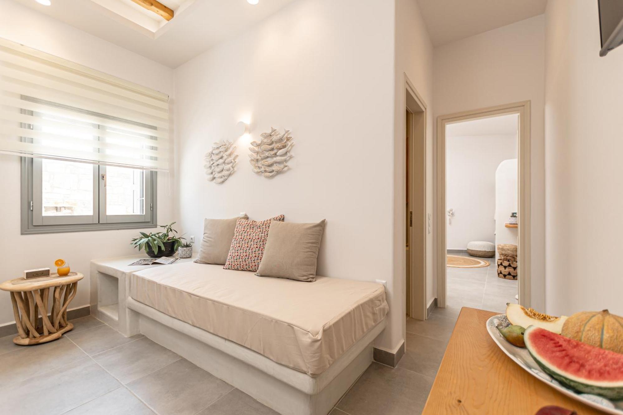 Porto Dema Luxury Suites Schoinoussa Exterior photo
