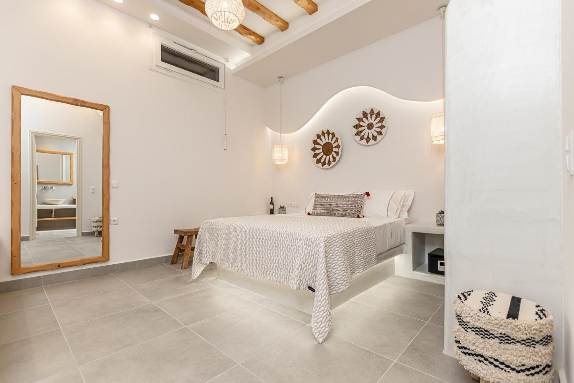 Porto Dema Luxury Suites Schoinoussa Exterior photo