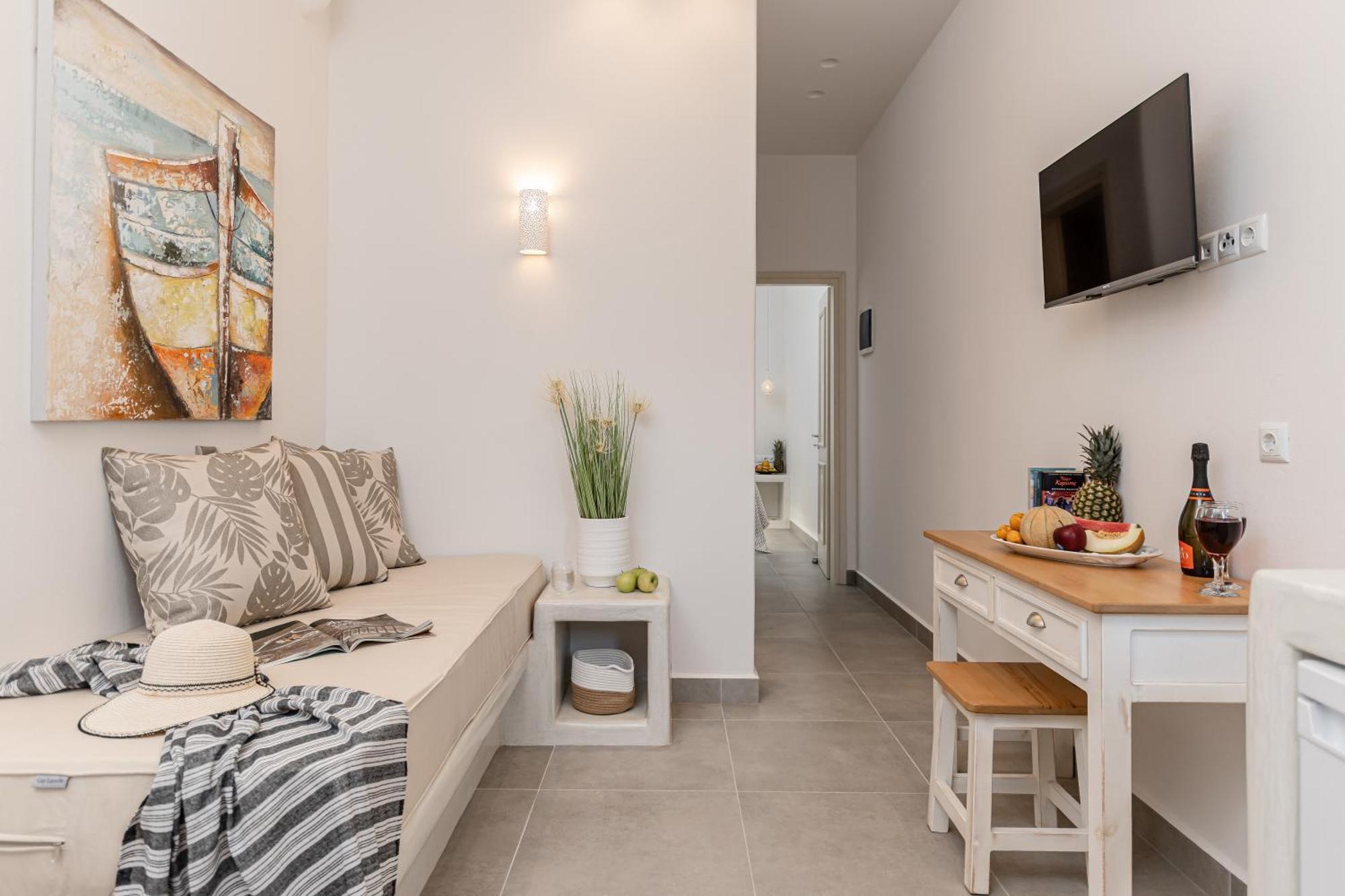 Porto Dema Luxury Suites Schoinoussa Exterior photo