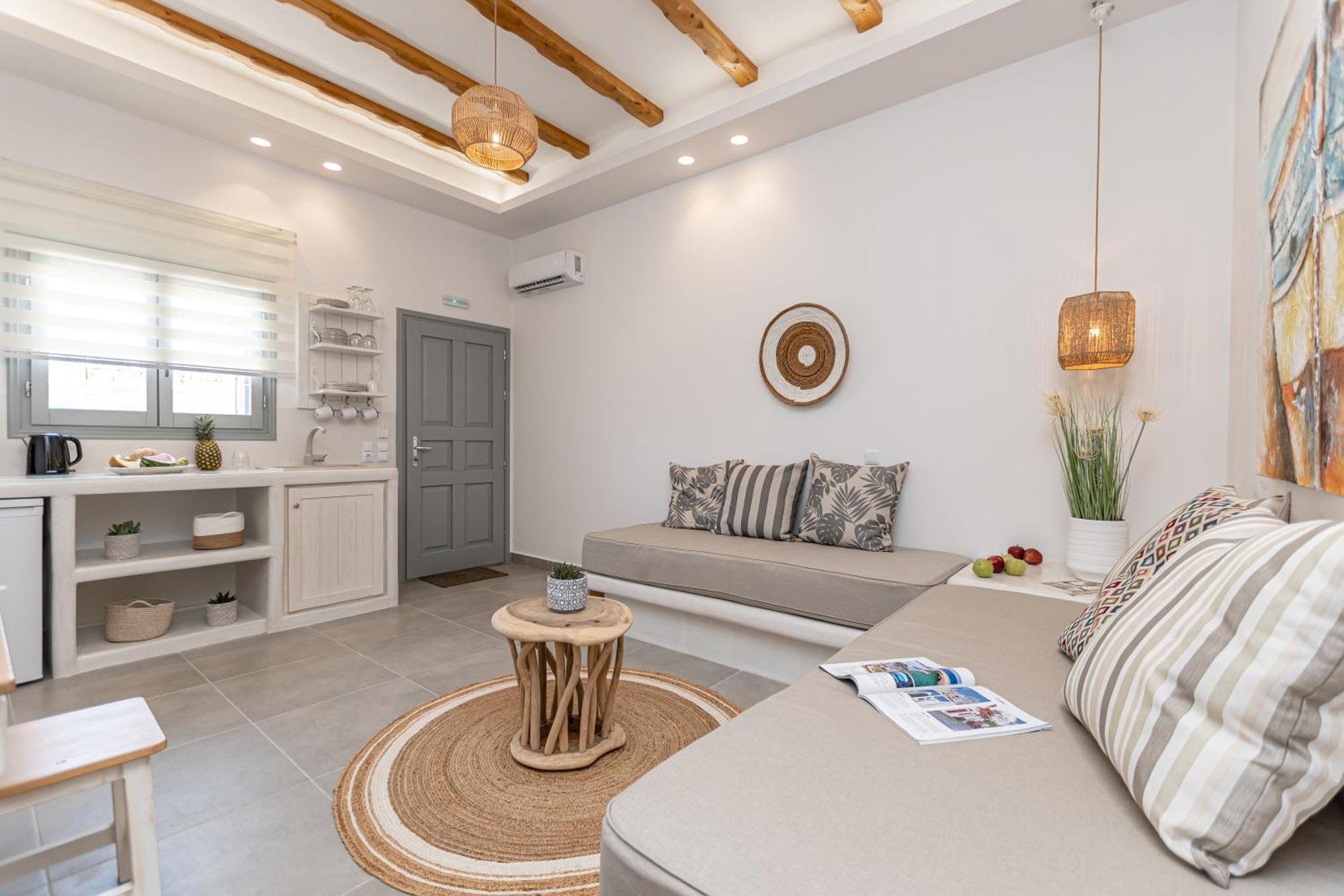 Porto Dema Luxury Suites Schoinoussa Exterior photo